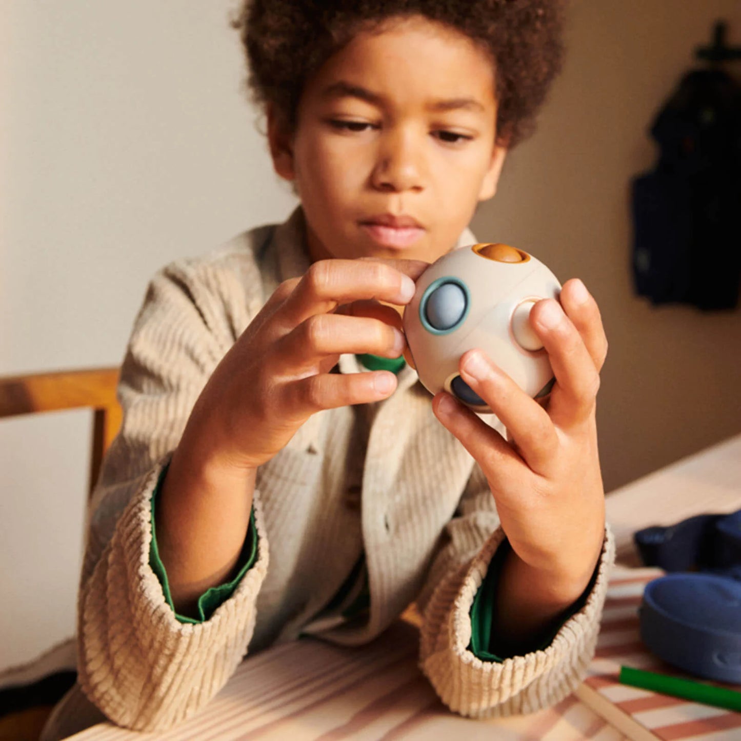 Solene Puzzle Ball - Ice blue multi mix