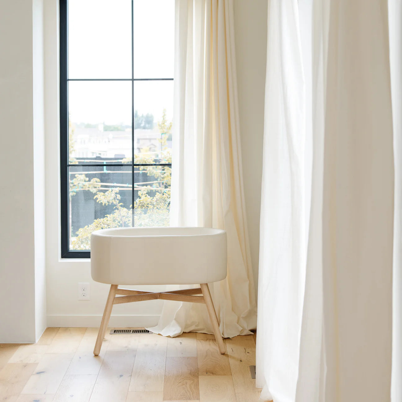 Pre-Order Babyletto x GATHRE Capsule Bassinet - Ivory