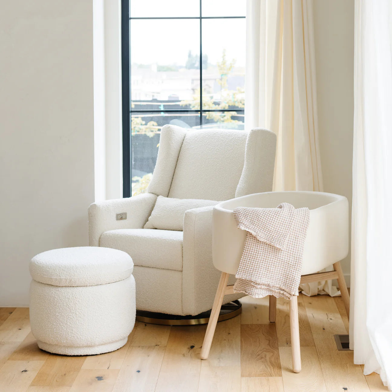 Pre-Order Babyletto x GATHRE Capsule Bassinet - Ivory