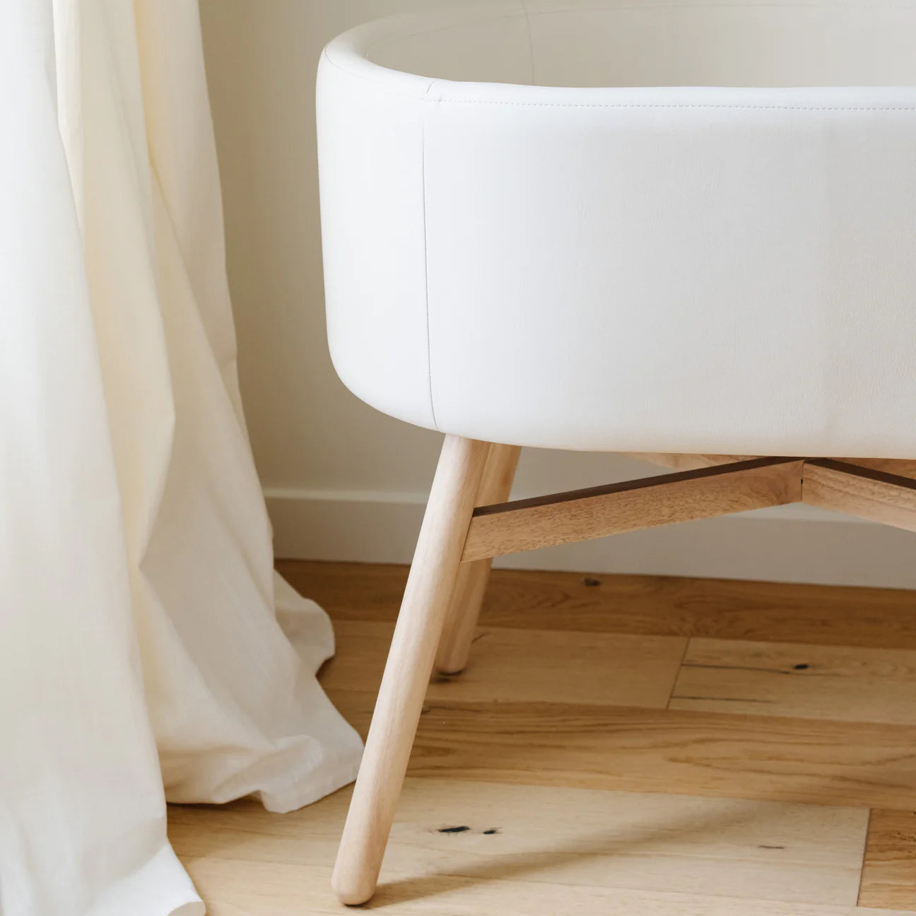 Pre-Order Babyletto x GATHRE Capsule Bassinet - Ivory