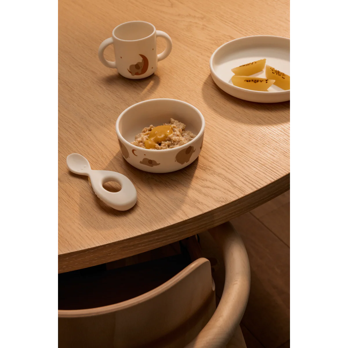 Vivi Silicone Tableware Set - Elephant / Creme de la Creme