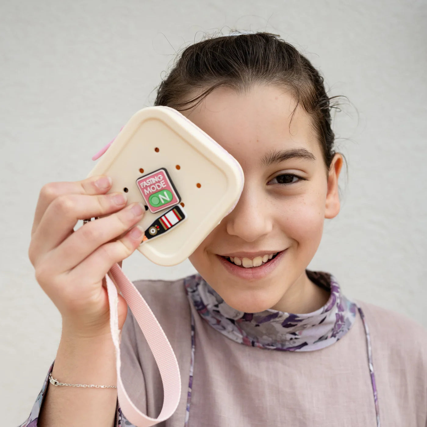 Eidyeh Charms Pouch - Cream/Pink