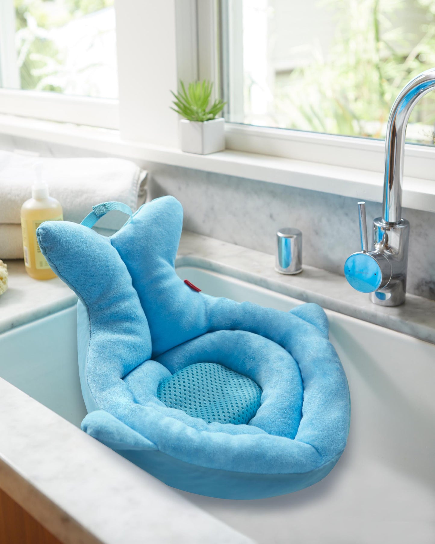 Moby SoftSpot Sink Bather - Blue