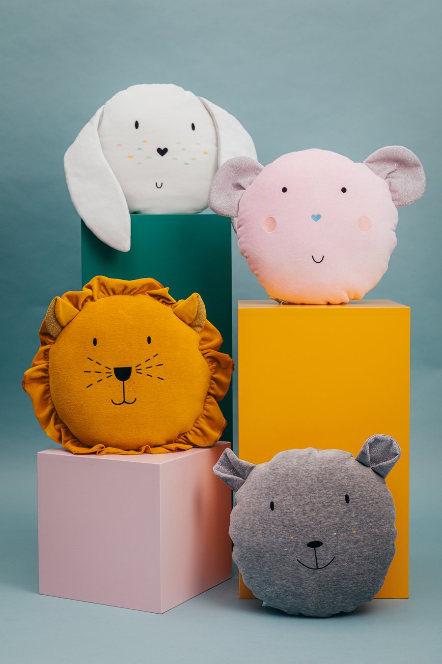 Lion cushion