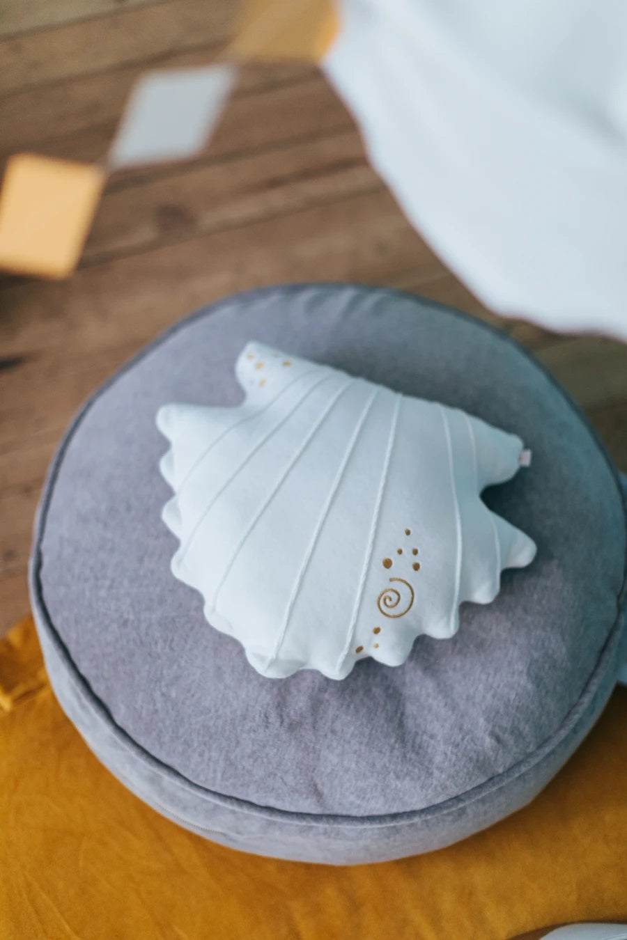 Shell Cushion
