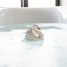 Load image into Gallery viewer, Bath Toy Swan White
