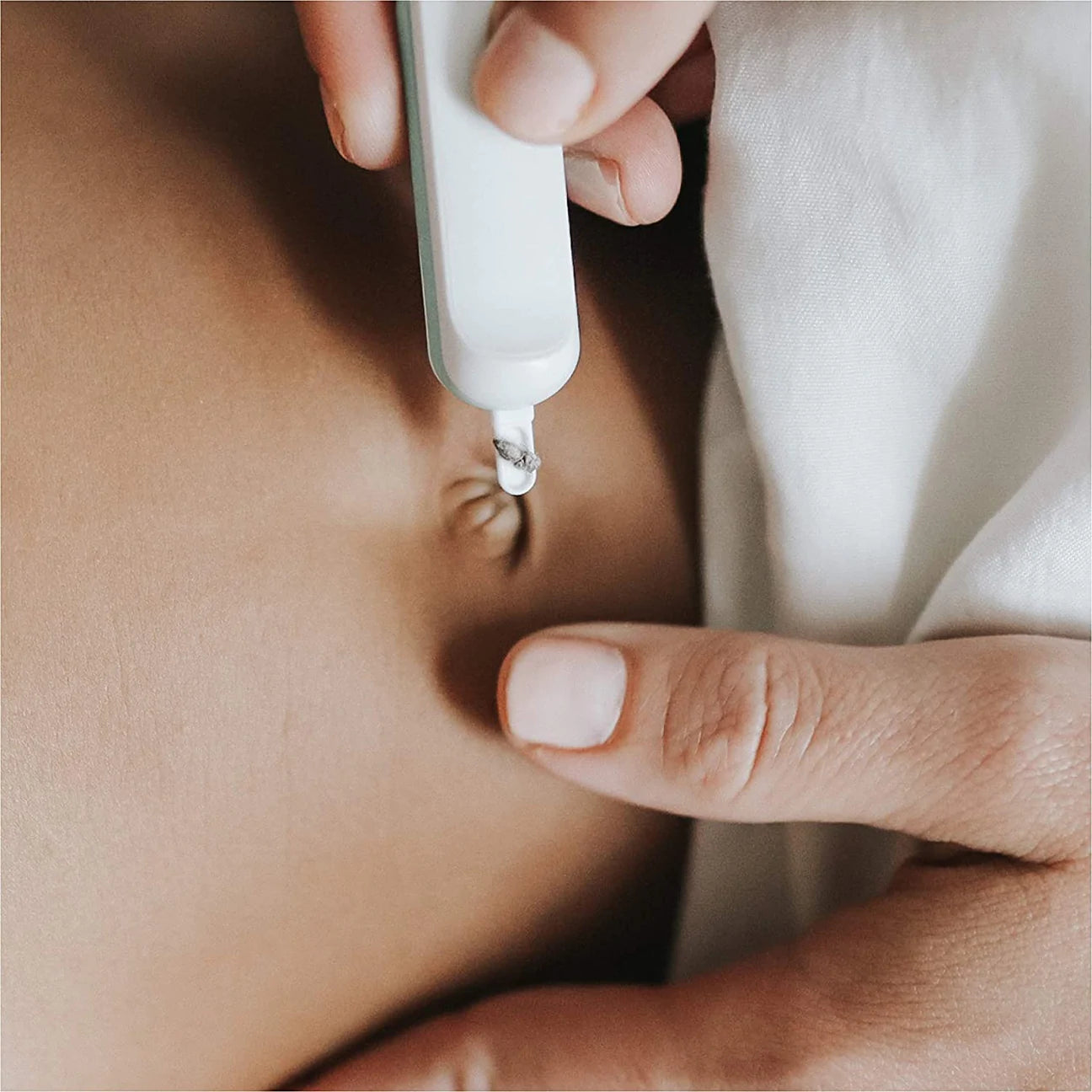 3-in-1 Nose, Nail + Ear Picker