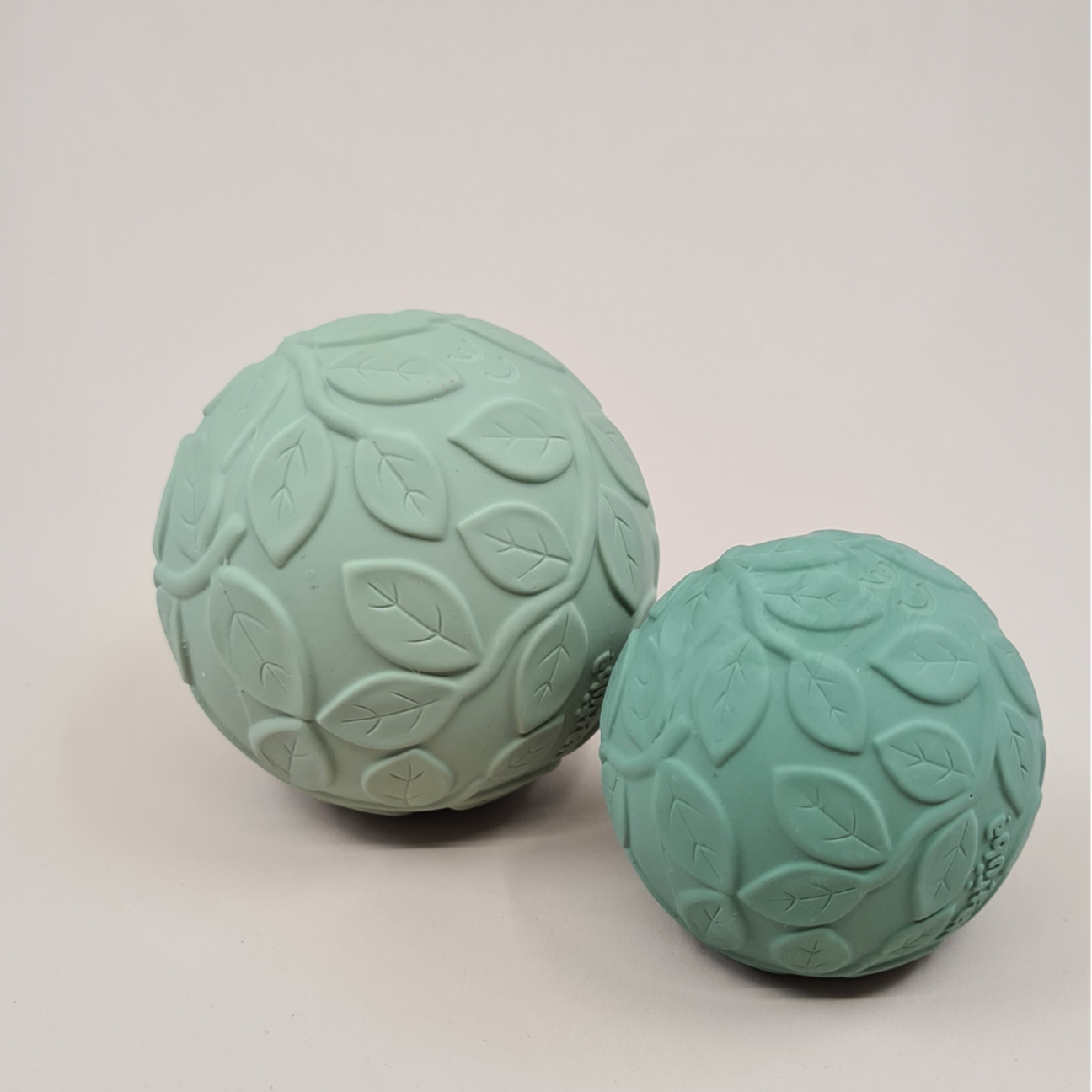 Leaf Sensory Ball Set - Green