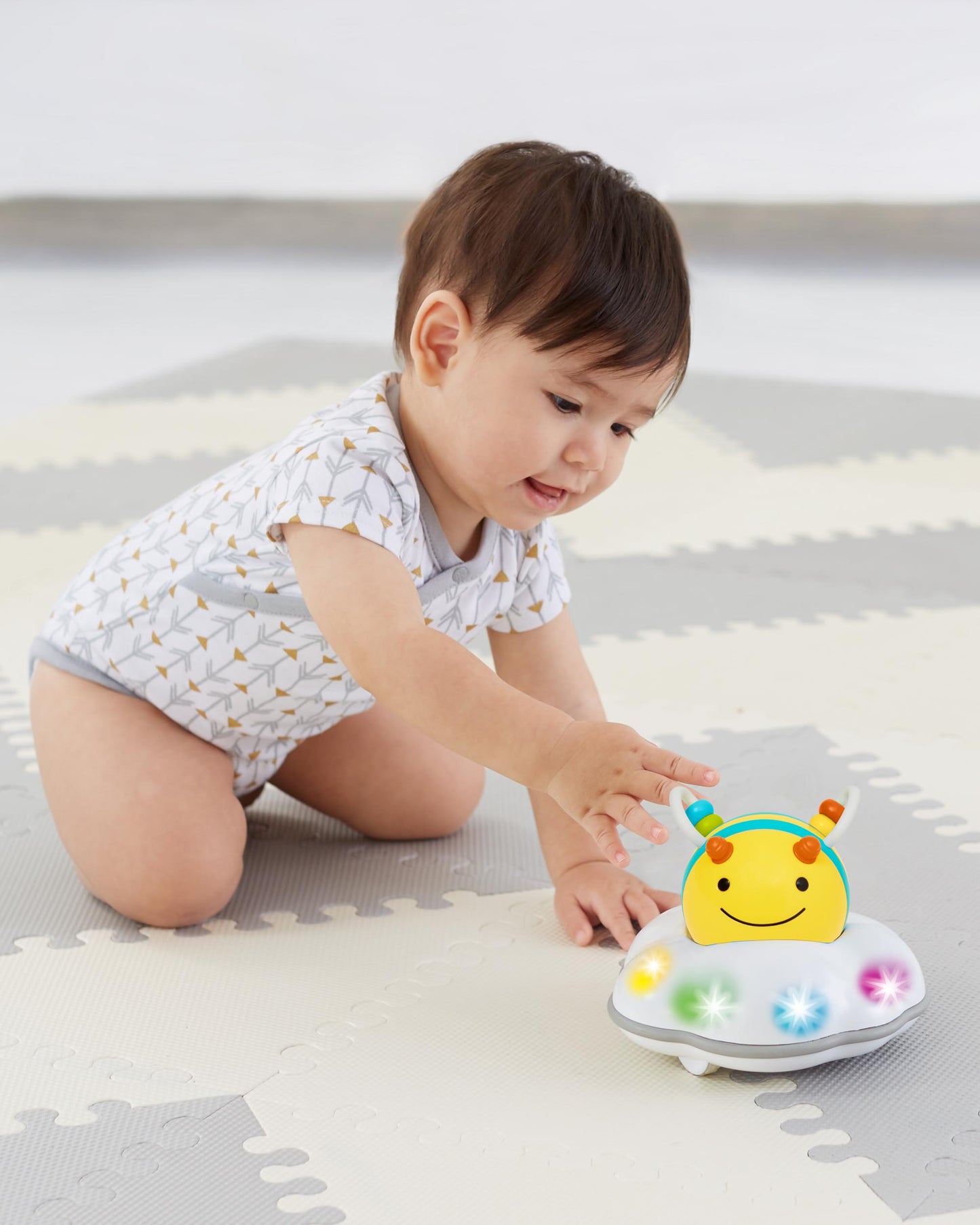 Explore & More Follow - Bee Crawl Toy